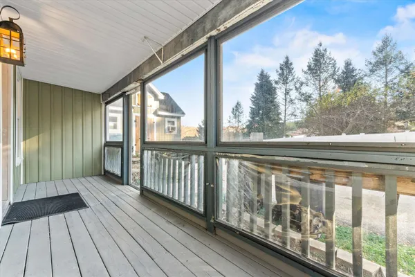 $575,000 | 177 Winnicutt Road, Stratham, NH 03885