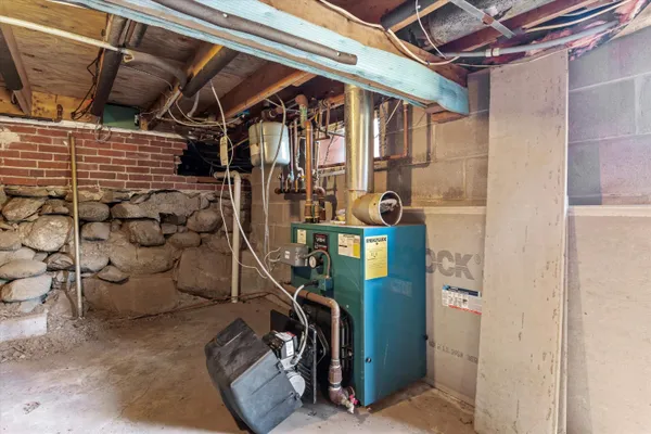 $575,000 | 177 Winnicutt Road, Stratham, NH 03885