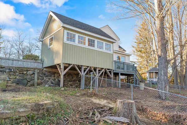 $575,000 | 177 Winnicutt Road, Stratham, NH 03885