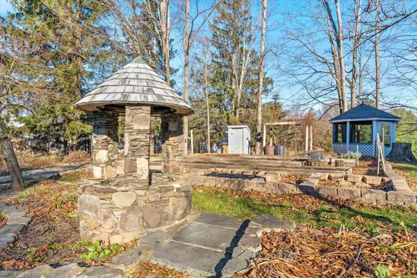 $575,000 | 177 Winnicutt Road, Stratham, NH 03885