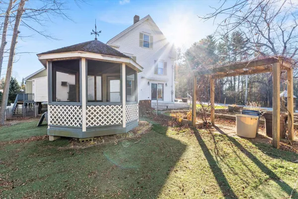 $575,000 | 177 Winnicutt Road, Stratham, NH 03885