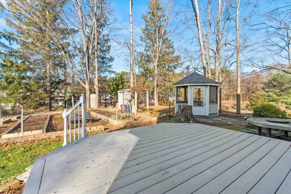 $575,000 | 177 Winnicutt Road, Stratham, NH 03885