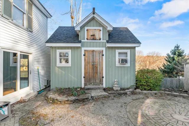 $600,000 | 177 Winnicutt Road, Stratham, NH 03885