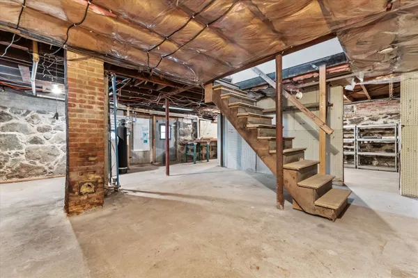 $575,000 | 177 Winnicutt Road, Stratham, NH 03885