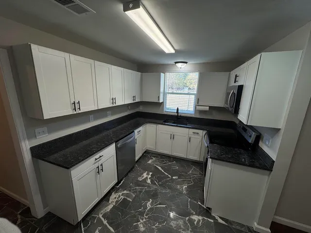 $240,000 | 1401 Old Highway 6, Cross, SC 29436