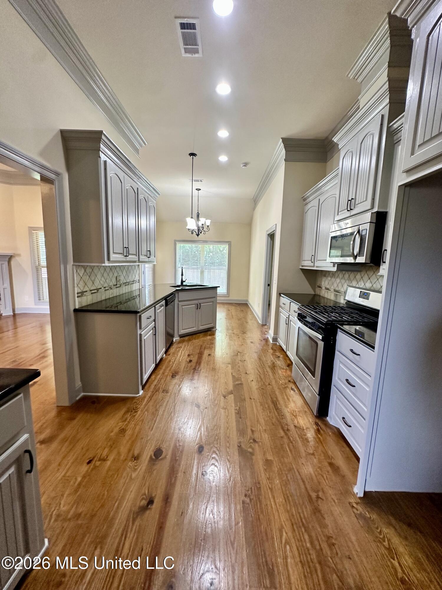 2017 East Ridge Circle Madison, MS 39110 - Photo 4 of 48 IMG_9630