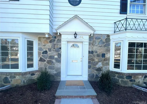 $6,900 | 106 Trumbull Road, Manhasset, NY 11030