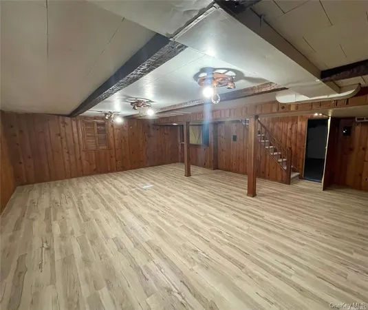 $6,900 | 106 Trumbull Road, Manhasset, NY 11030