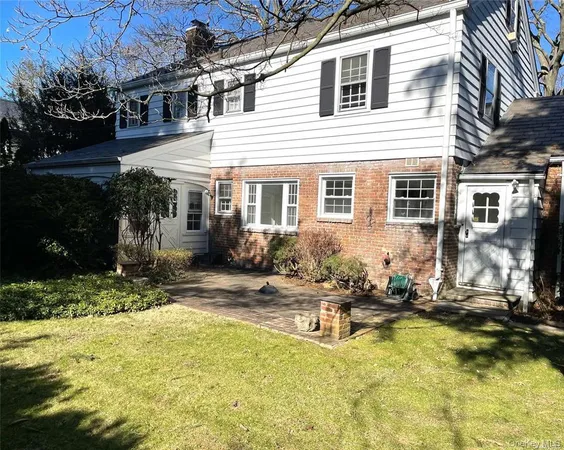 $6,900 | 106 Trumbull Road, Manhasset, NY 11030