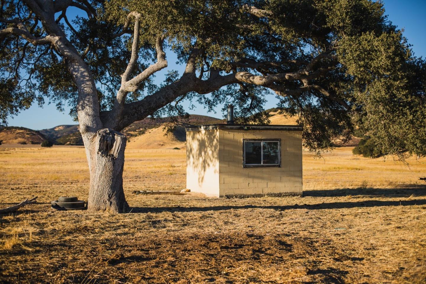 68351 Jolon Road Bradley, CA 93426 - Photo 3 of 6