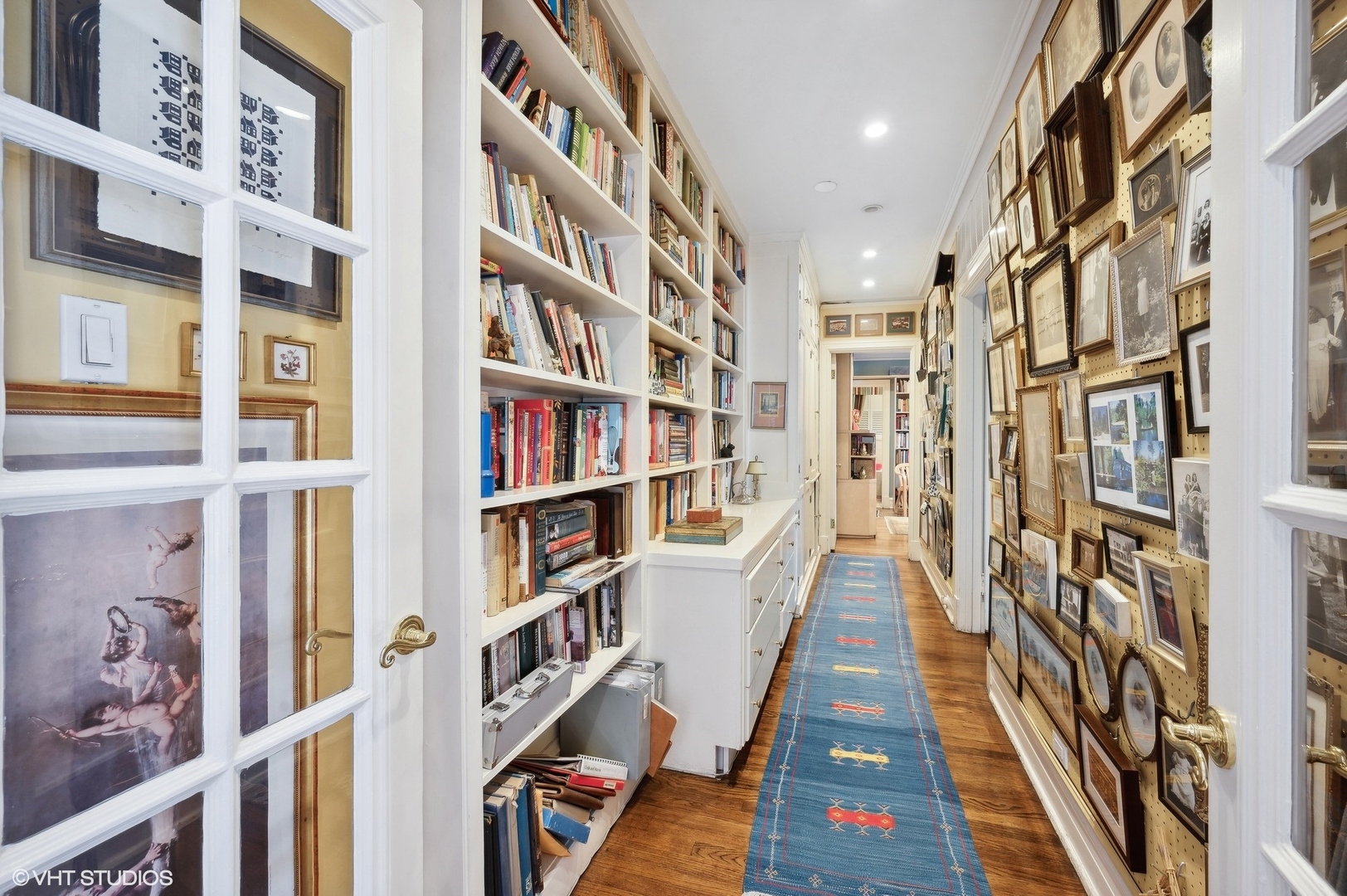 20 East Cedar Street, Unit 6E Chicago, IL 60611 - Photo 21 of 35 a view of a big room with stairs