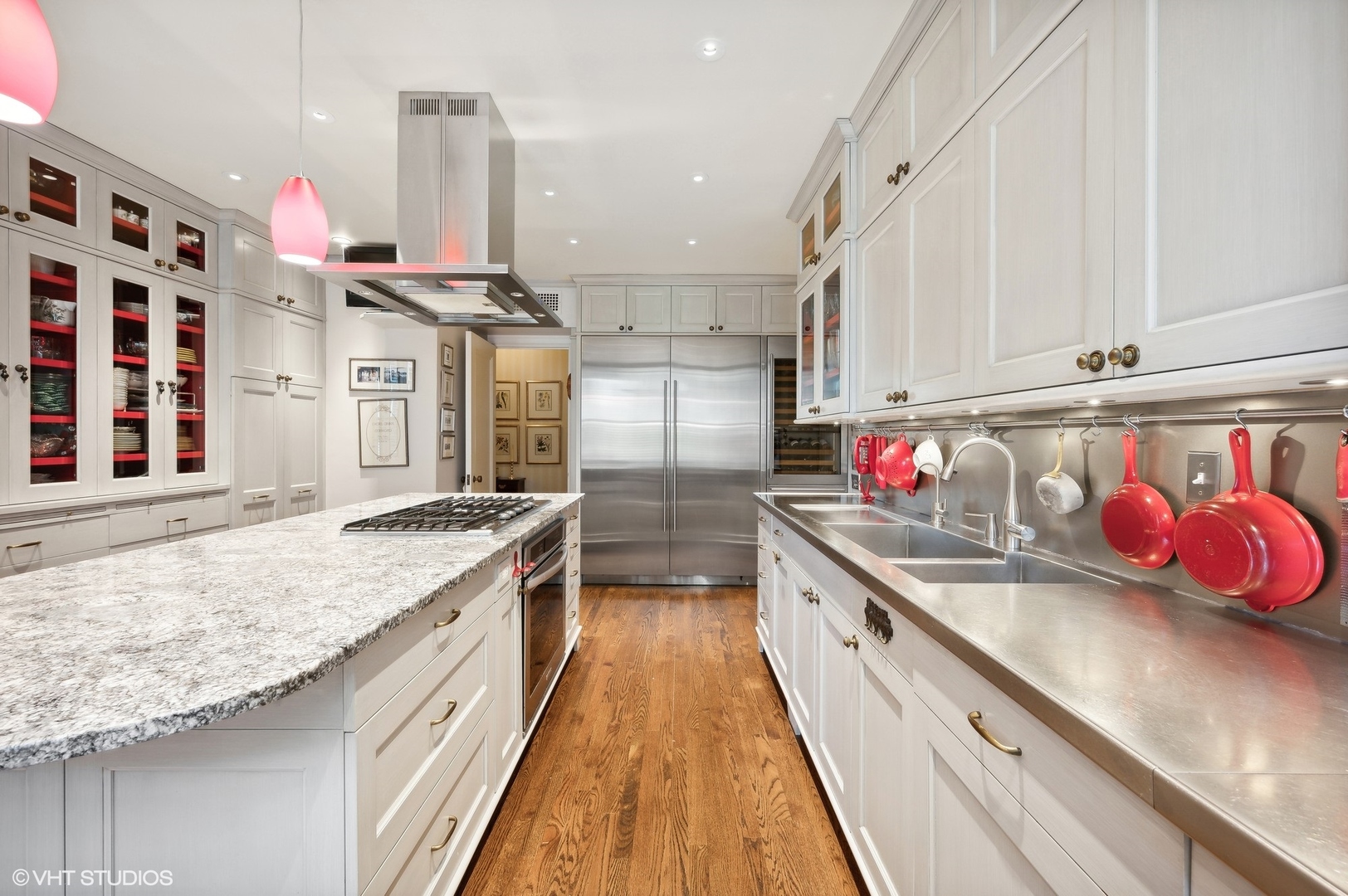 20 East Cedar Street, Unit 6E Chicago, IL 60611 - Photo 5 of 35 a kitchen with granite countertop lots of counter top space