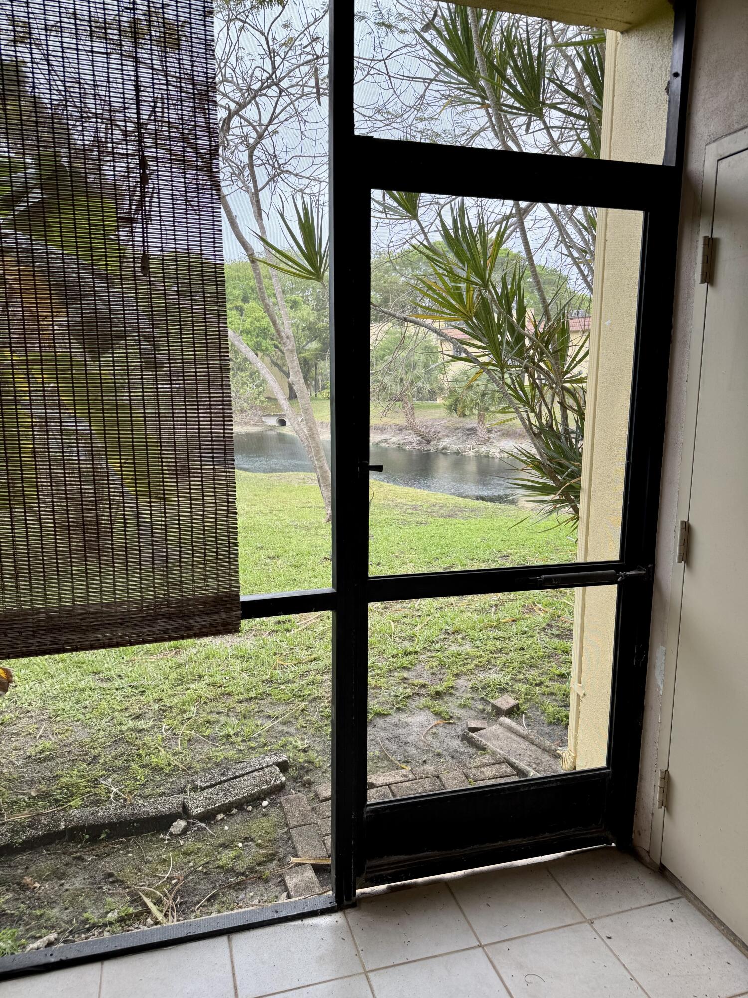 912 Southwest 9th St Circle, Unit 101 Boca Raton, FL 33486 - Photo 8 of 25 a view of a entryway