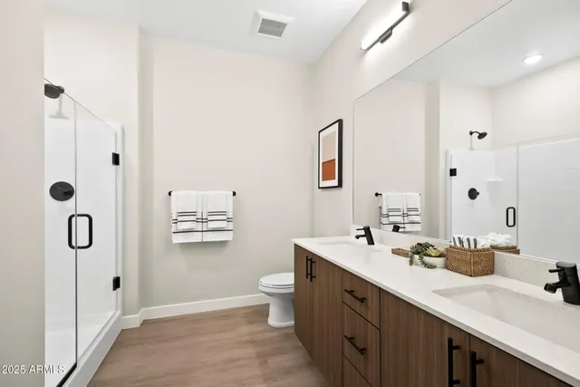 $1,670 | 17445 West Lower Buckeye Road, Unit B1, Goodyear, AZ 85338