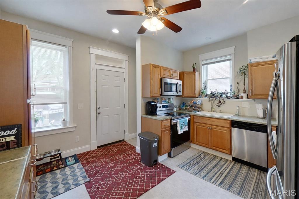 28 South 11th Street Belleville, IL 62220 - Photo 12 of 23