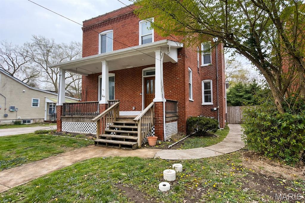 28 South 11th Street Belleville, IL 62220 - Photo 2 of 23