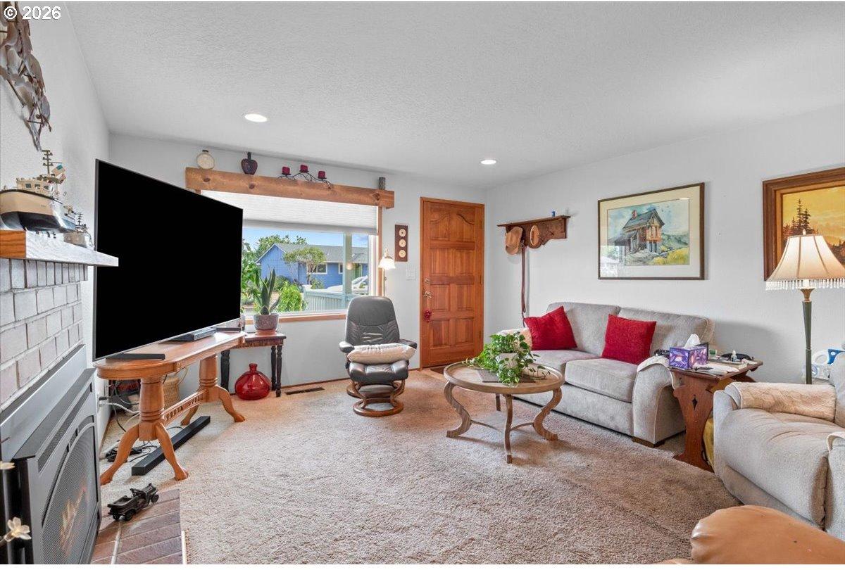 1673 Princeton Road Woodburn, OR 97071 - Photo 10 of 47 Gallery Image 10
