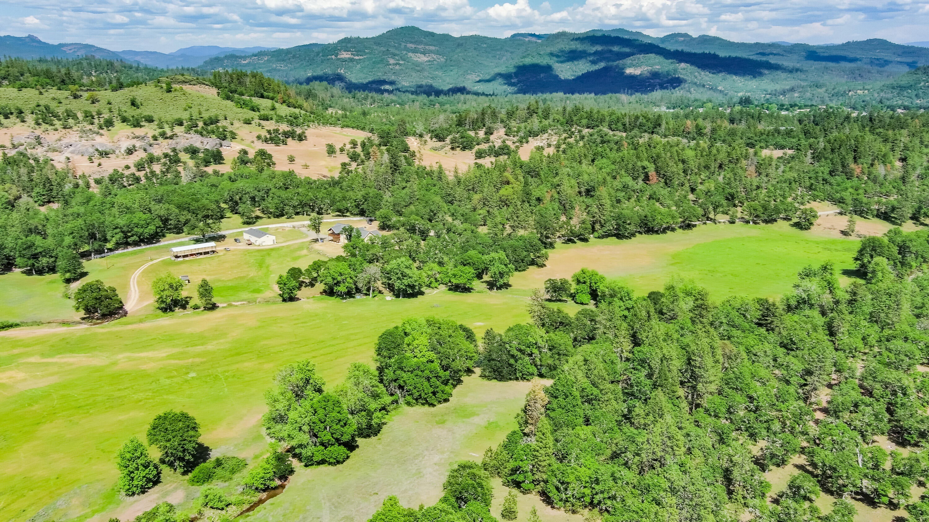 2030 Long Branch Road Eagle Point, OR 97524 - Photo 8 of 54 30_LBR_30