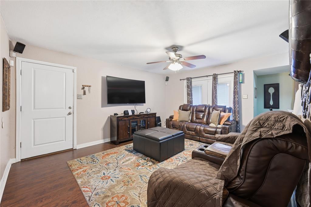 6805 Wagonet Road Forest Hill, TX 76140 - Photo 6 of 34