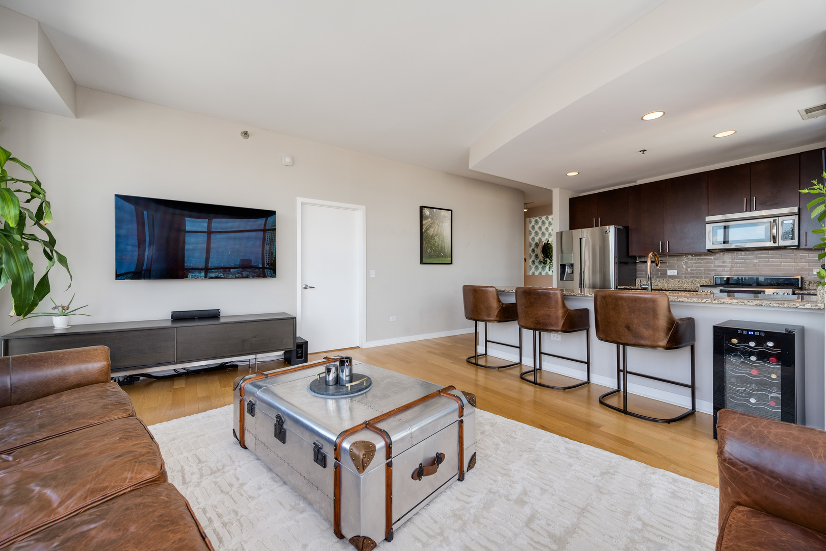 303 West Ohio Street, Unit 1807 Chicago, IL 60654 - Photo 5 of 29