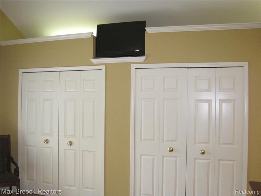 7265 Rabbit Ears Pass, Unit 35 Clarkston, MI 48346 - Photo 26 of 54 Large closets.JPG