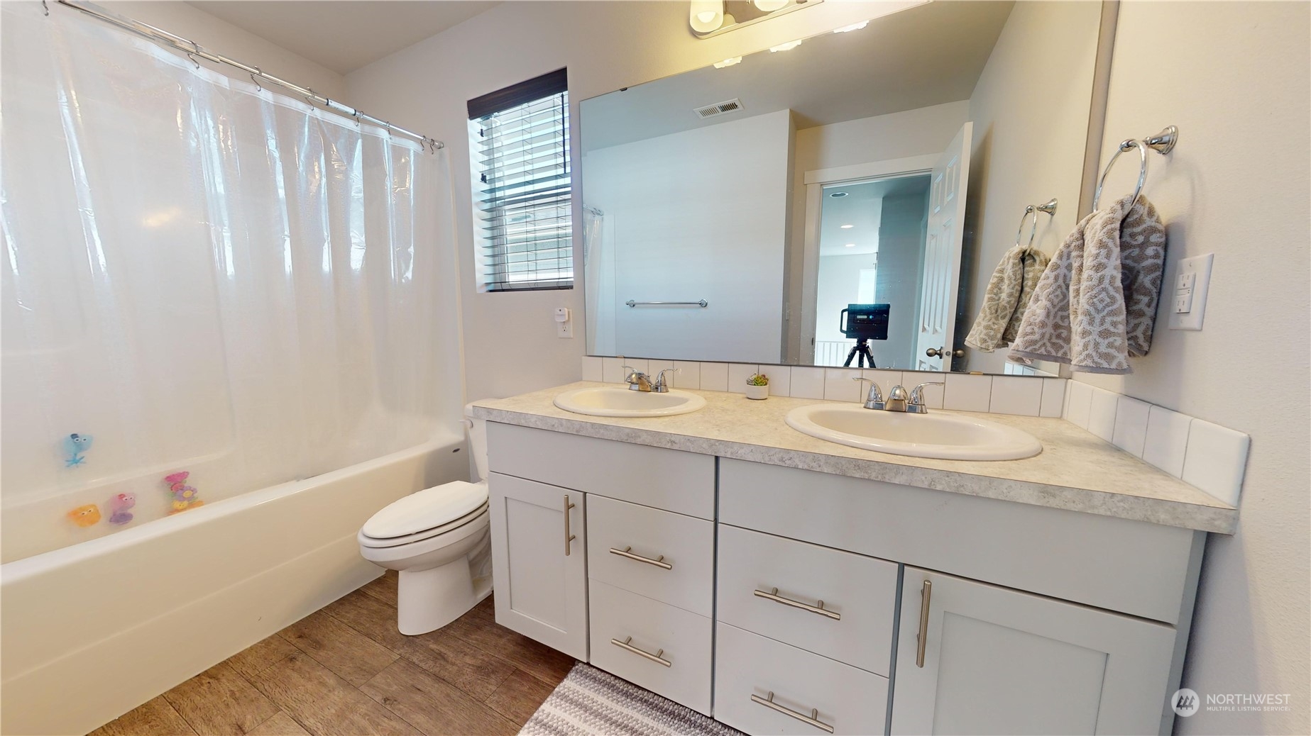 4348 Andasio Loop Southeast Port Orchard, WA 98366 - Photo 24 of 30 Gallery Image 24