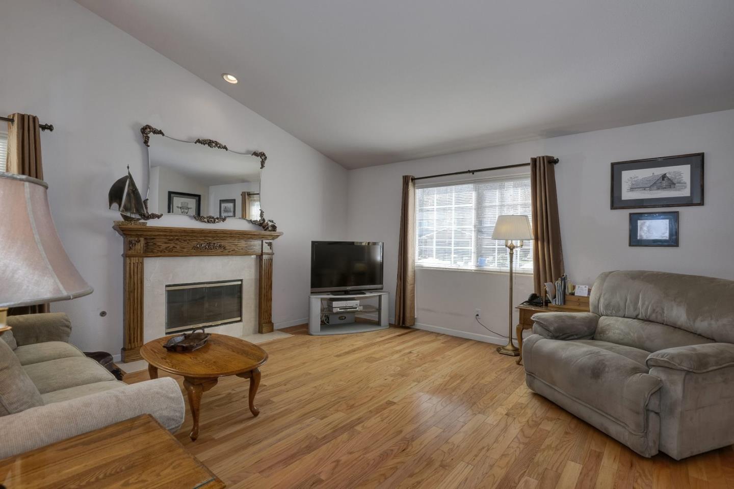 5542 Mesa Road Gilroy, CA 95020 - Photo 3 of 17 Gallery Image 3