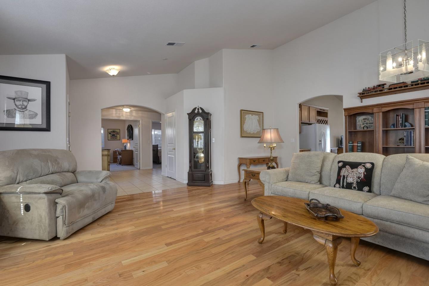 5542 Mesa Road Gilroy, CA 95020 - Photo 4 of 17 Gallery Image 4