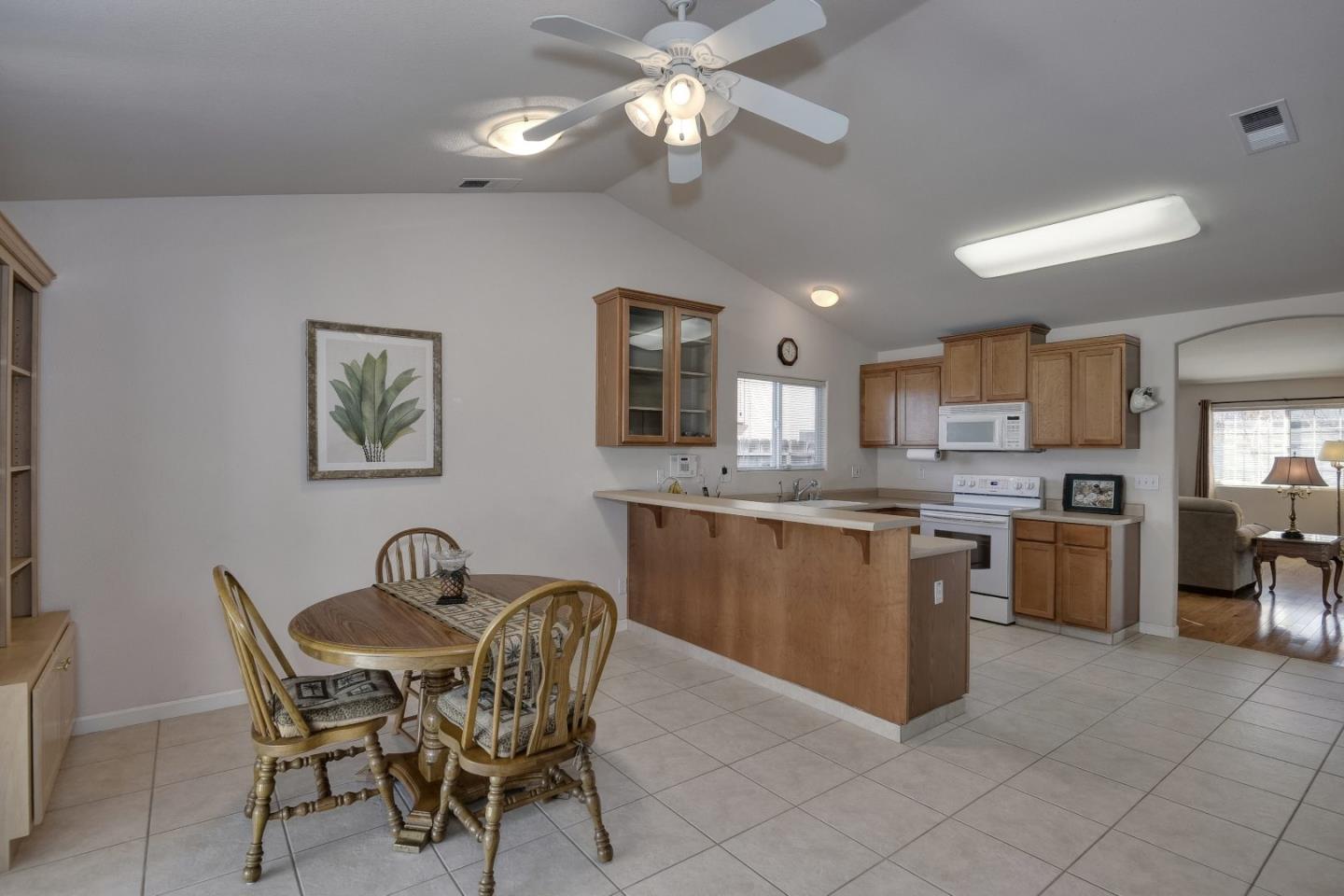 5542 Mesa Road Gilroy, CA 95020 - Photo 8 of 17 Gallery Image 8