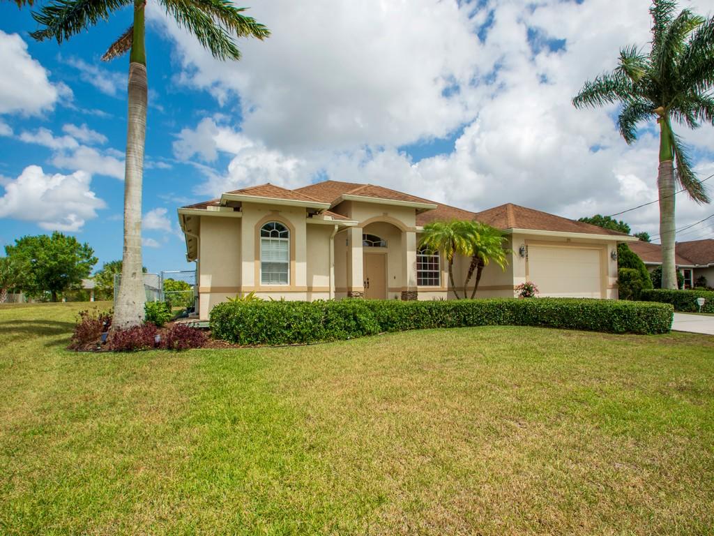 2347 Southwest Kent Circle Port St. Lucie, FL 34953 - Photo 2 of 36 Resized004