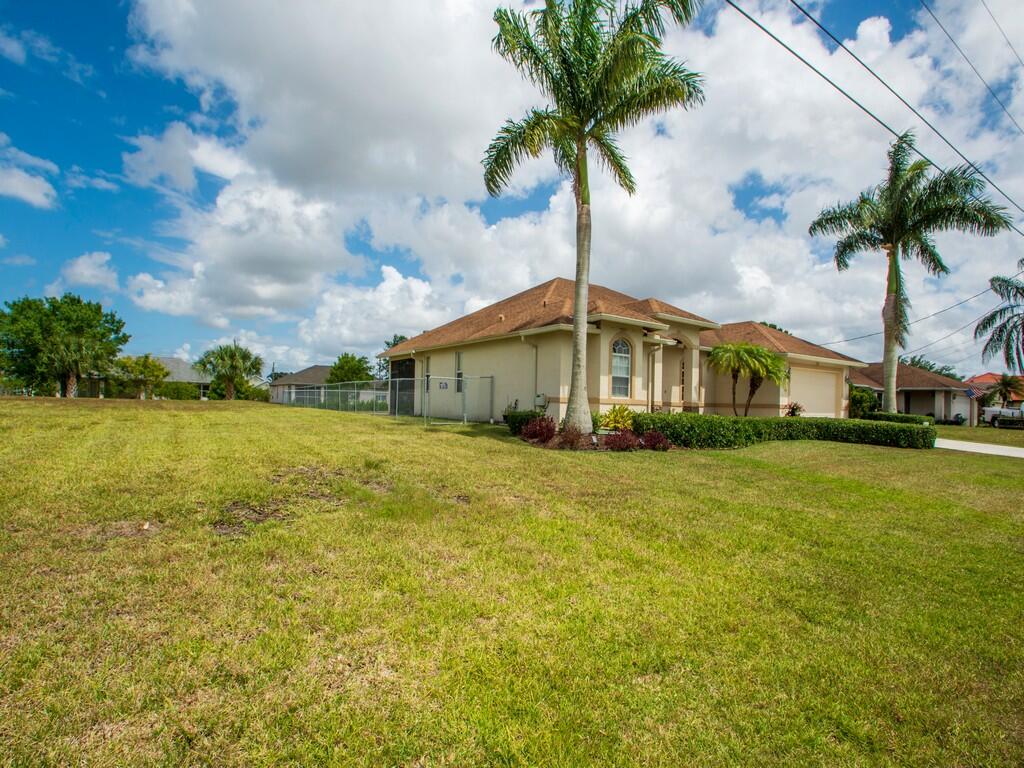 2347 Southwest Kent Circle Port St. Lucie, FL 34953 - Photo 4 of 36 Resized003