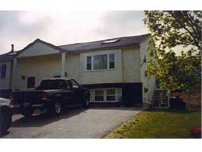 9 R Lancelot Drive Derry, NH 03038 - Photo 2 of 3