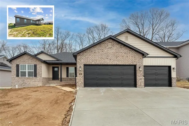 $550,000 | 1228 Ole Town Bridge Drive, O'Fallon, IL 62269