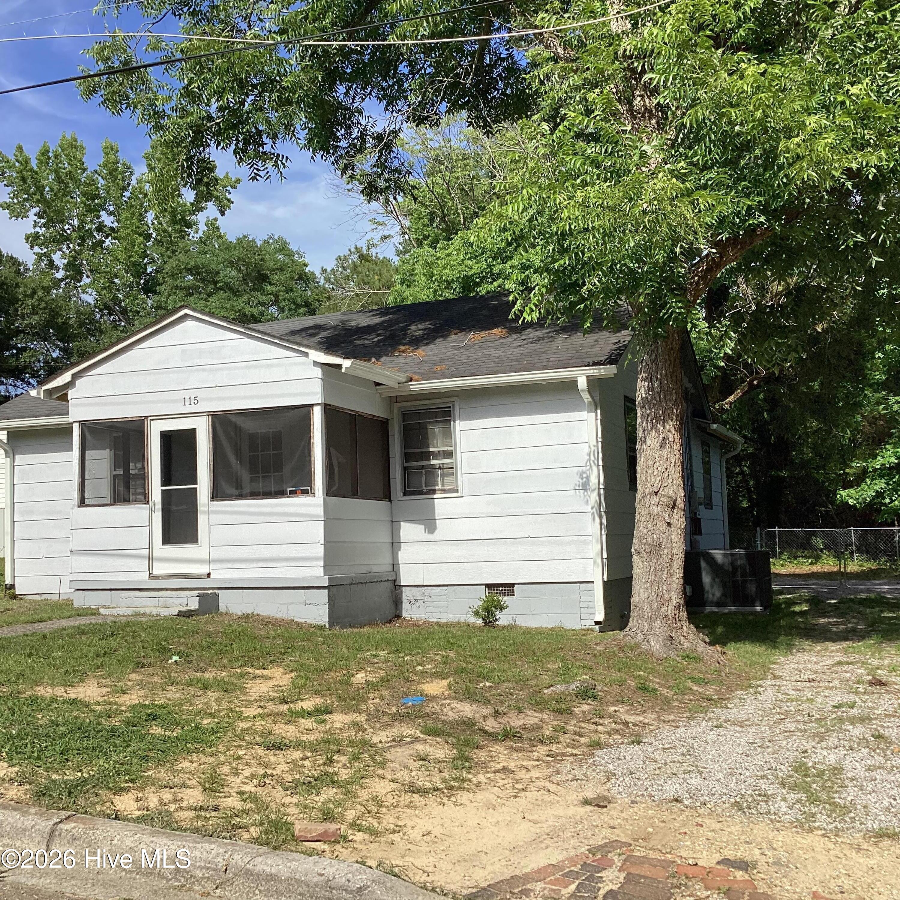 115 Brooks Avenue Rockingham, NC 28379 - Photo 3 of 14