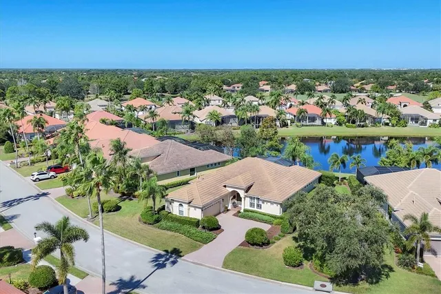$695,000 | 13861 Siena Loop, Lakewood Ranch, FL 34202