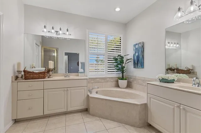 $695,000 | 13861 Siena Loop, Lakewood Ranch, FL 34202