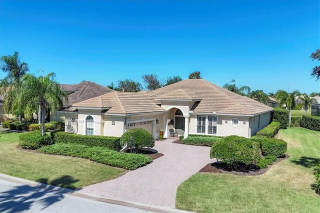 $695,000 | 13861 Siena Loop, Lakewood Ranch, FL 34202
