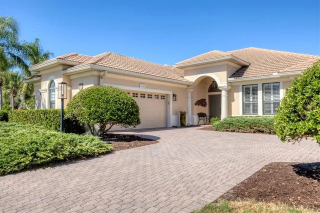 $695,000 | 13861 Siena Loop, Lakewood Ranch, FL 34202