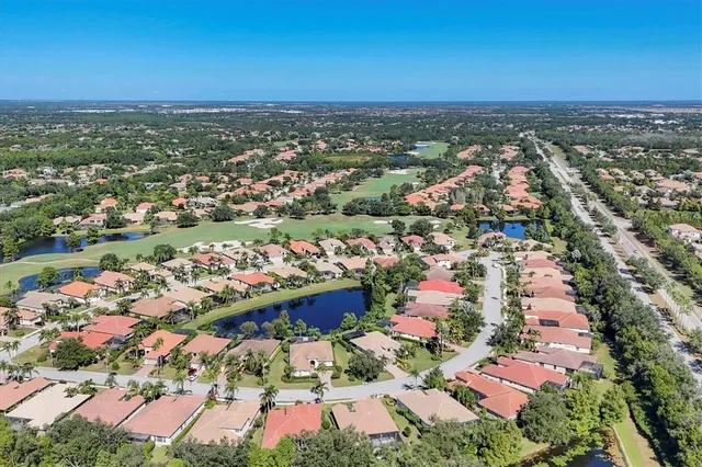 $695,000 | 13861 Siena Loop, Lakewood Ranch, FL 34202
