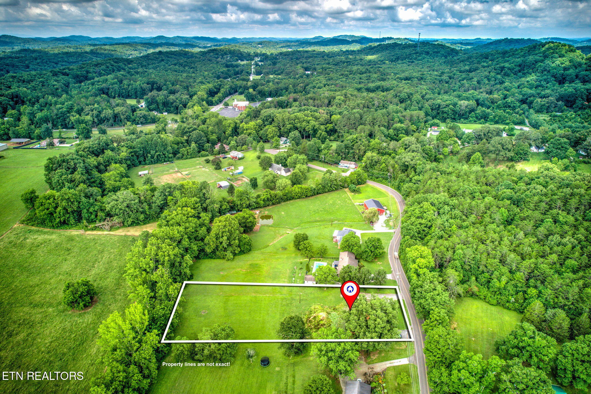 1350 Hopewell Road Knoxville, TN 37920 - Photo 6 of 11 6-web-or-mls-DJI_0838_39_40