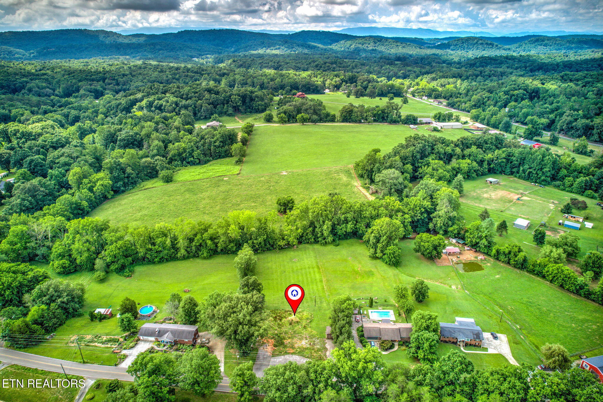 1350 Hopewell Road Knoxville, TN 37920 - Photo 7 of 11 7-web-or-mls-DJI_0832_3_4