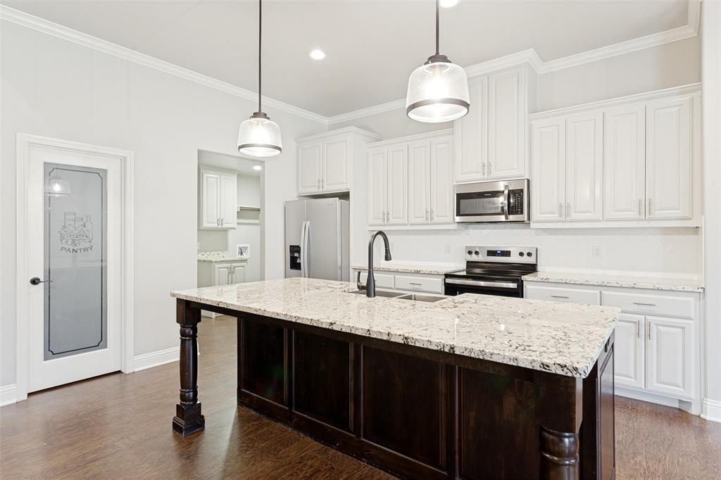 118 Treys Way Godley, TX 76044 - Photo 4 of 17