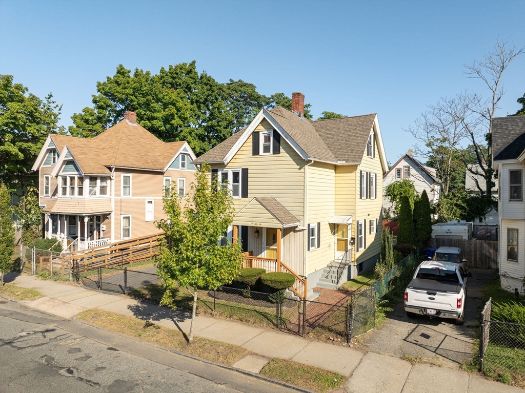 252 King Street Springfield, MA 01109 - Photo 2 of 40 Gallery Image 2