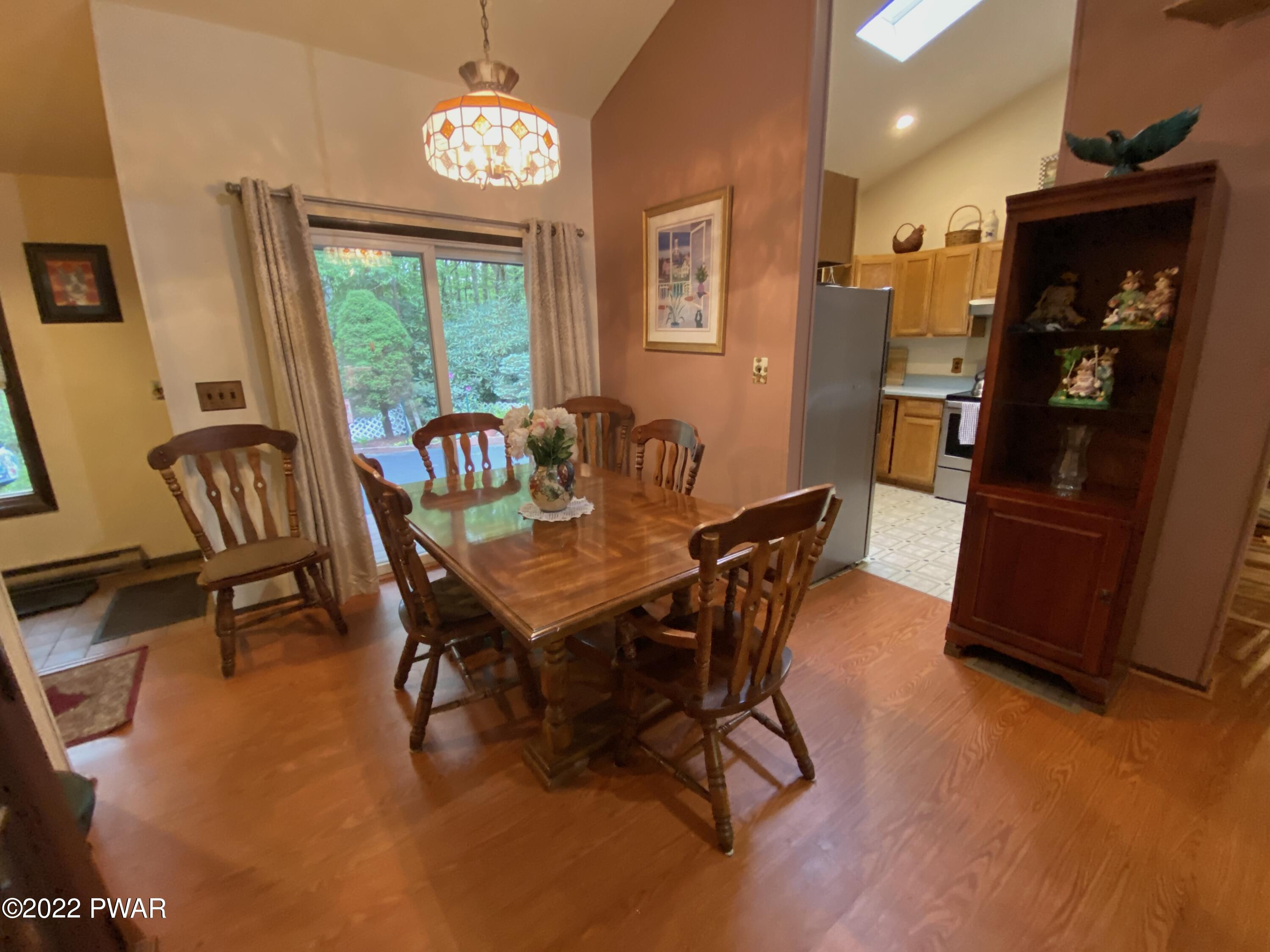 264 Mozzette Road Canadensis, PA 18325 - Photo 7 of 40 Dining Area