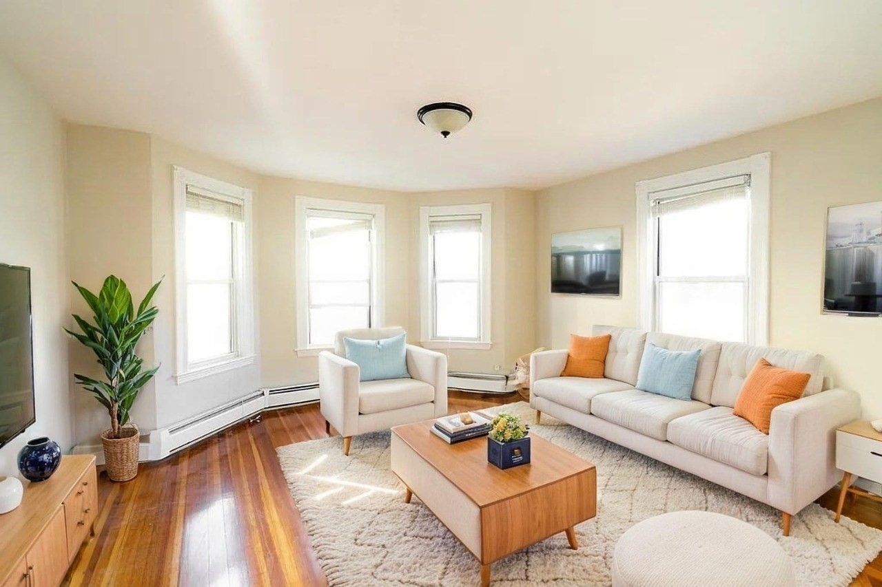 17 East Milton Road, Unit 1 Brookline, MA 02445 - Photo 1 of 20 Gallery Image 1