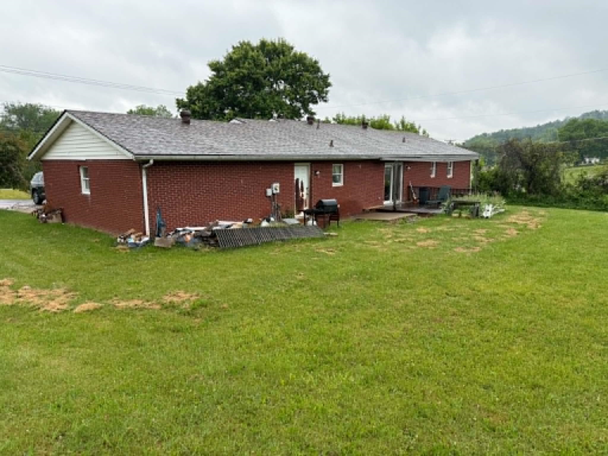 12110 Midland Trail Road Ashland, KY 41102 - Photo 8 of 14