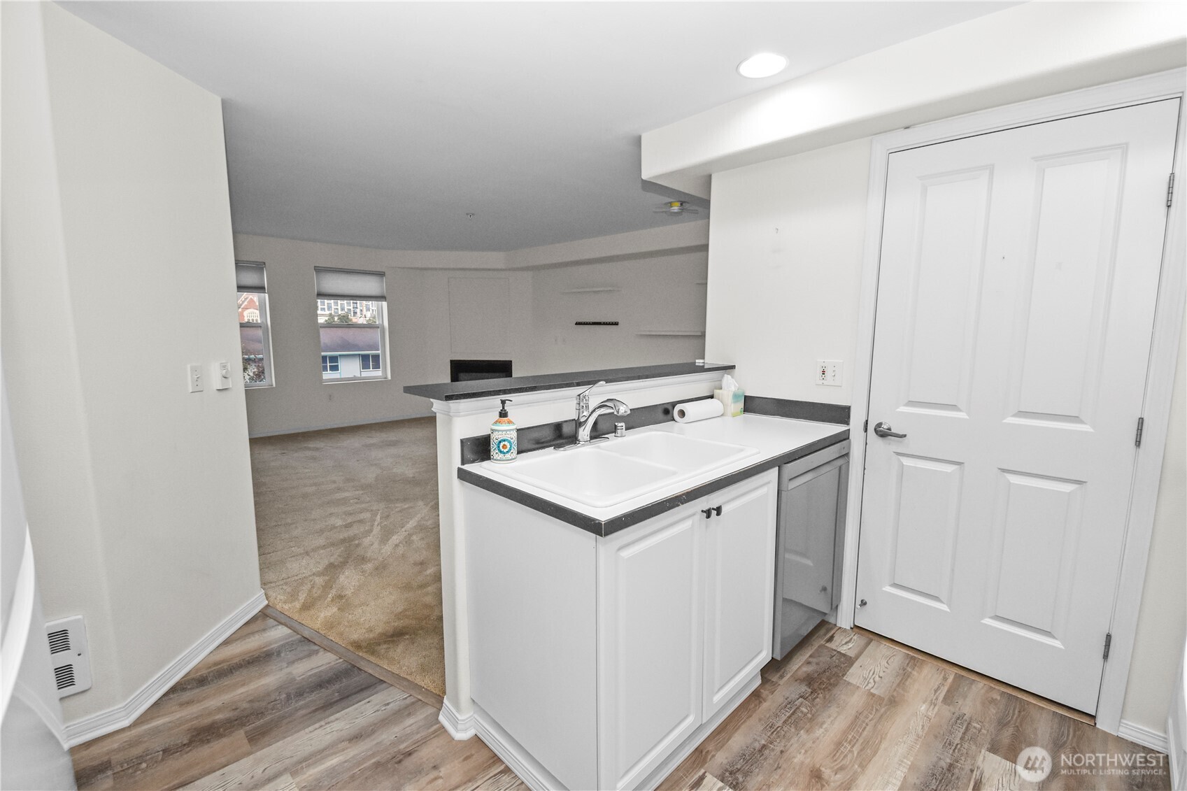 2522 Rucker Avenue, Unit 408 Everett, WA 98201 - Photo 18 of 40 Gallery Image 18