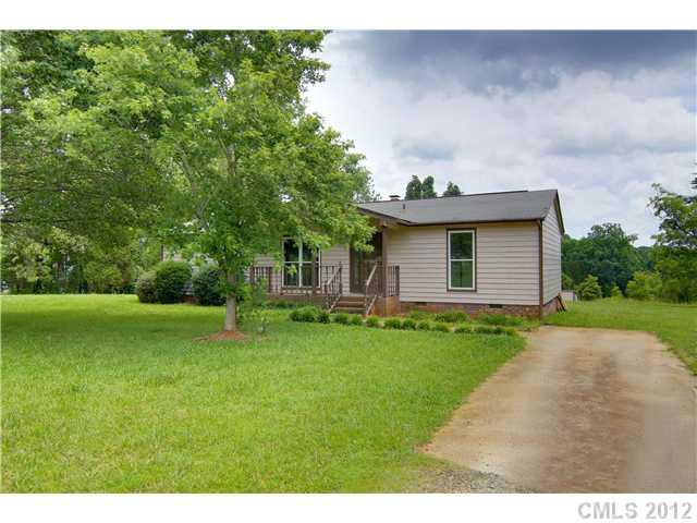 8416 Cleve Brown Road Charlotte, NC 28269 - Photo 2 of 16