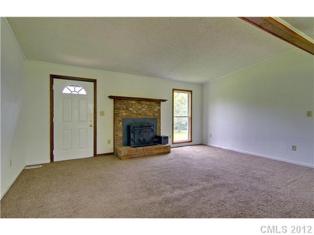 8416 Cleve Brown Road Charlotte, NC 28269 - Photo 4 of 16