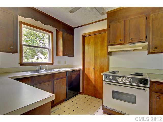 8416 Cleve Brown Road Charlotte, NC 28269 - Photo 7 of 16